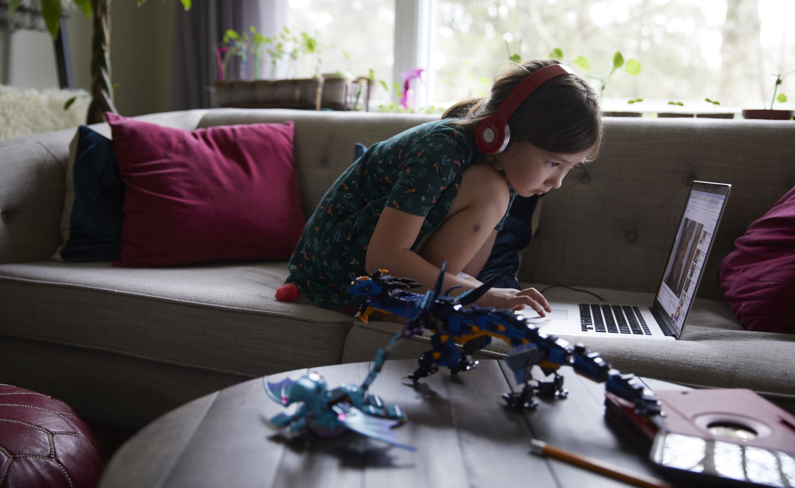 Impactos da COVID-19 na educação exigem maior interação entre família e escola
