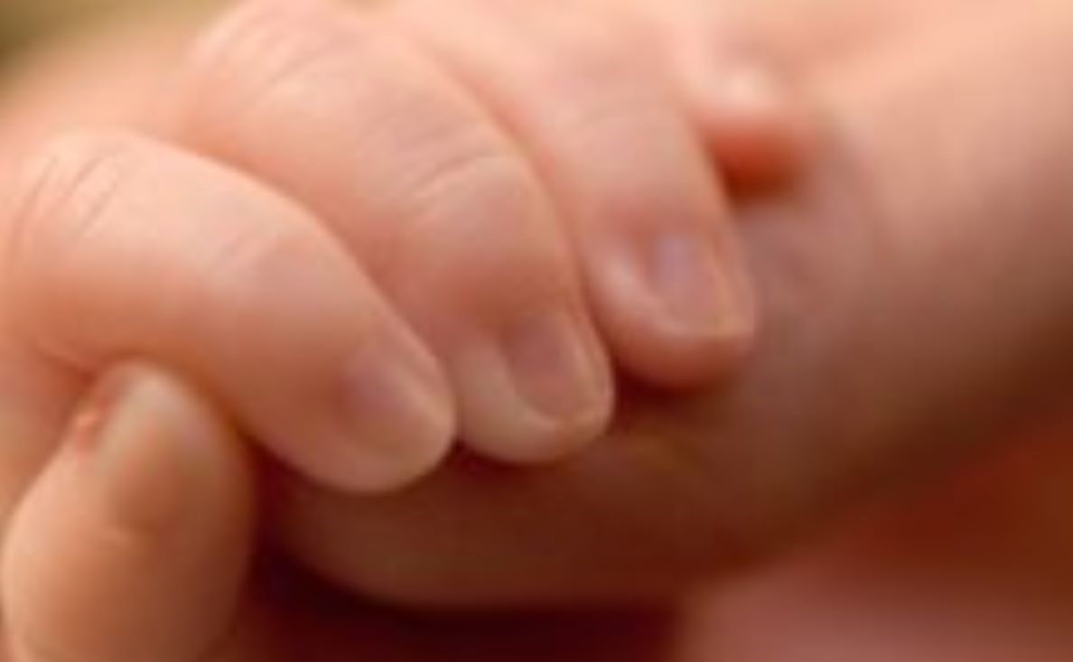 Bebê de 3 meses morre com Covid-19 em Cuiabá