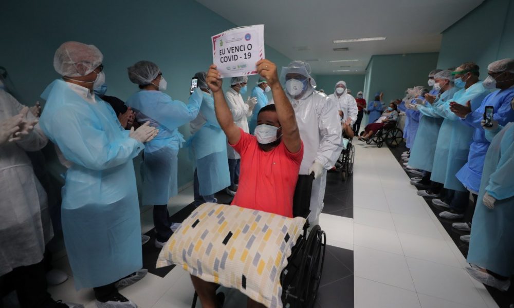 Brasil registra 868.372 pessoas recuperadas da Covid-19
