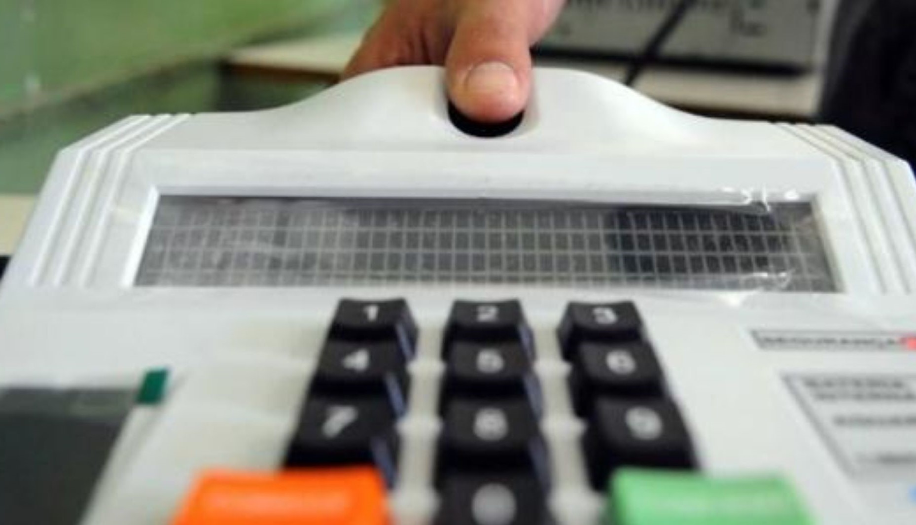 TSE seguirá recomendação sanitária e excluirá identificação biométrica no dia da votação, para evitar contágio