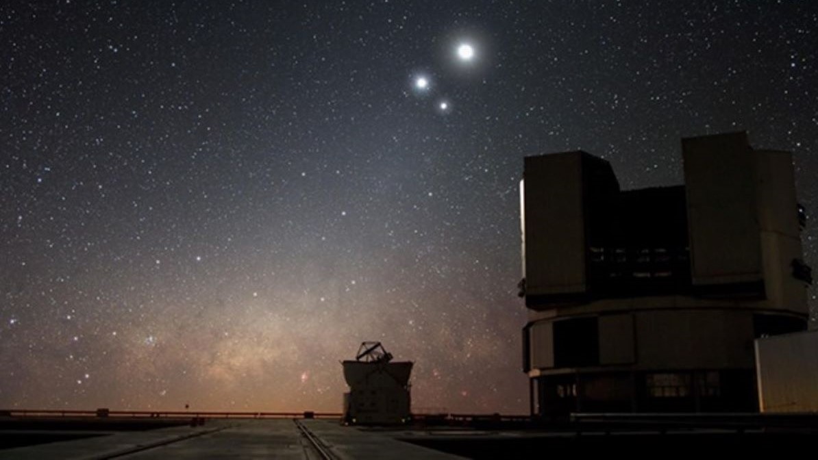 Show no céu: Lua pertinho de Júpiter e de Saturno