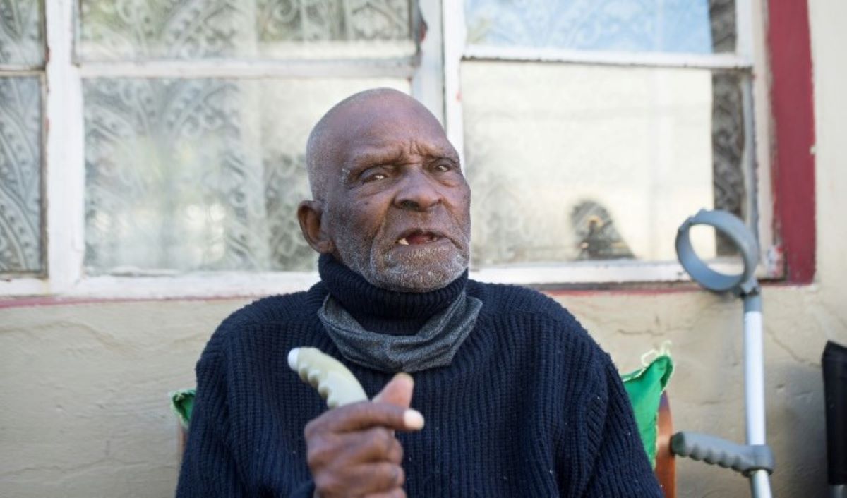 Um dos homens mais velhos do mundo morre na África do Sul aos 116 anos