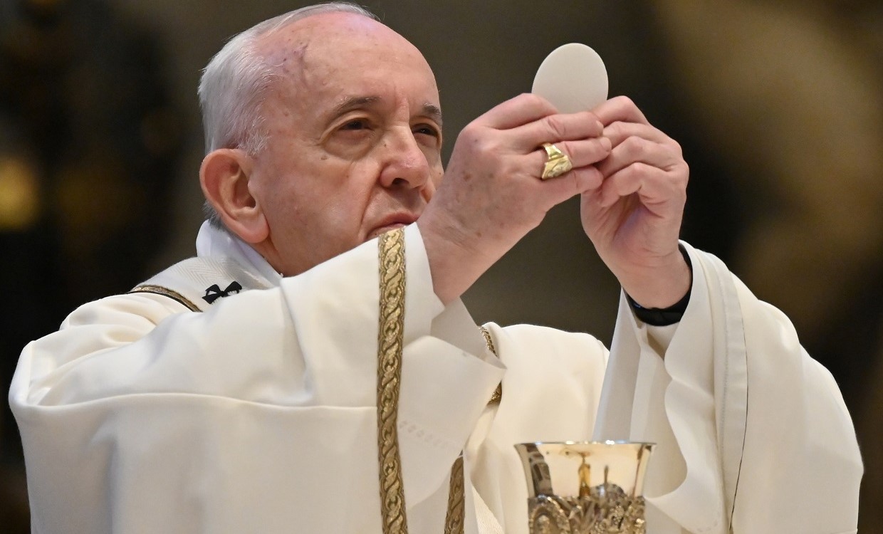 Papa pede que religiões não sejam usadas para incitar violência
