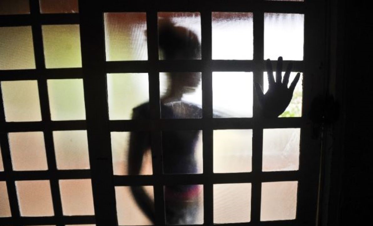 Cuiabá | Adolescentes vão morar com a tia, passam fome e são torturados
