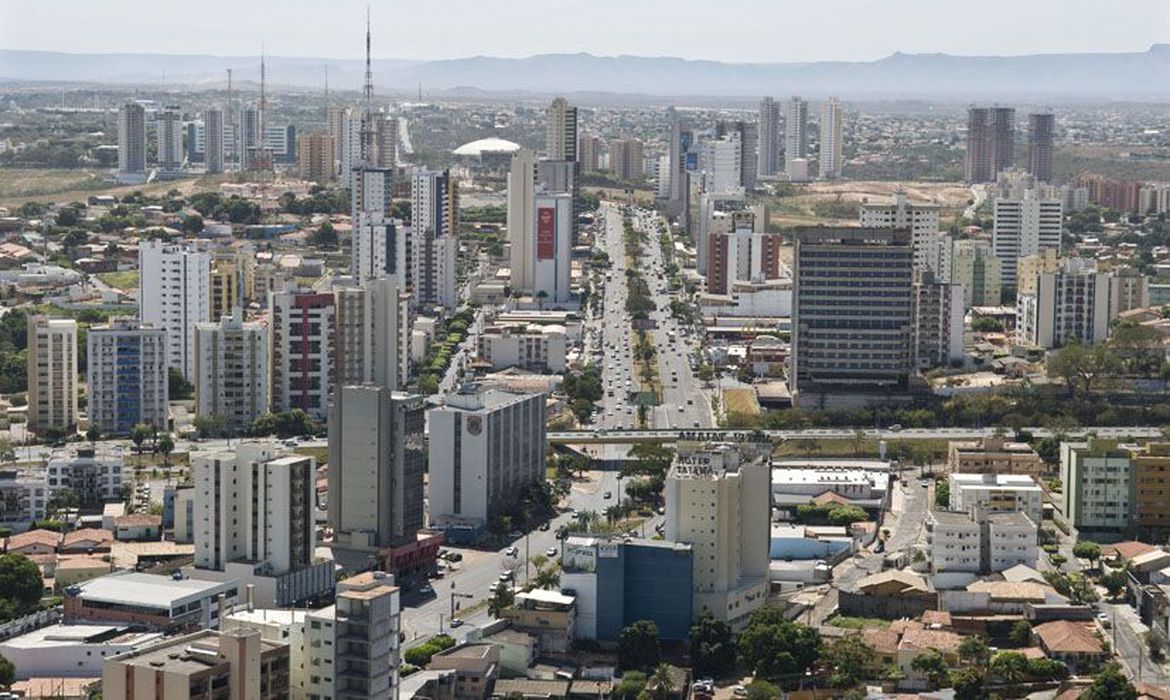 Cuiabá | Prefeito determina cancelamento de festas de Réveillon e Carnaval 2022 e vai instaurar passaporte da vacina