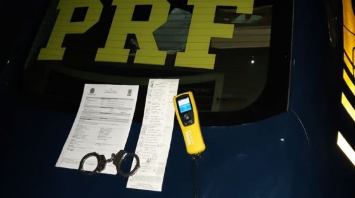 Mato Grosso | Polícia prende motorista bêbado com quatro crianças como passageiras