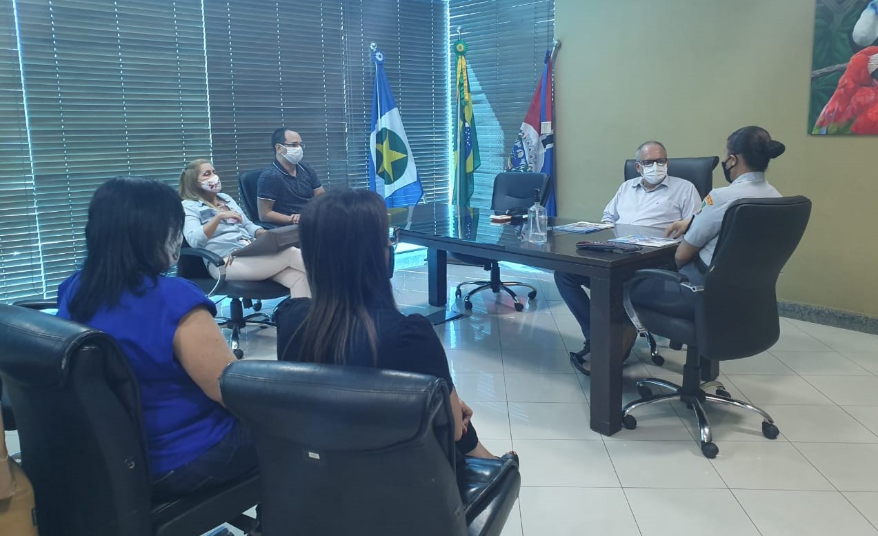 Rondonópolis | Prefeitura repassa apostilas para PM trabalhar com Proerd