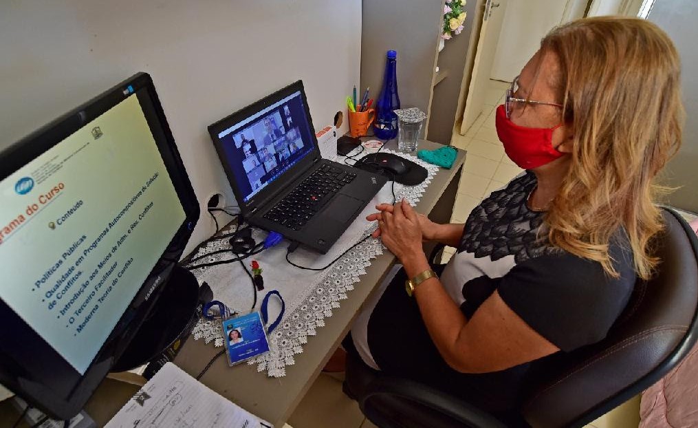 Servidores do Procon-MT são capacitados para realizar audiências de conciliação on-line
