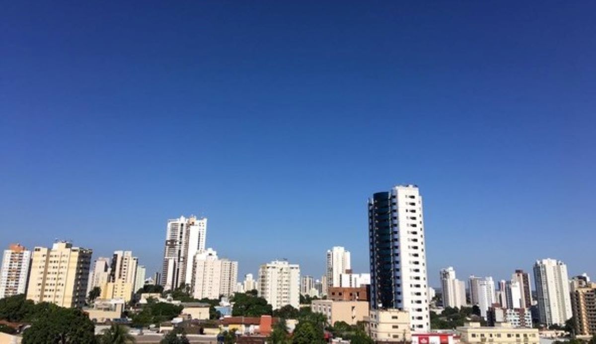 Umidade relativa do ar deve chegar a 11% nesta semana em Cuiabá; nível é considerado crítico