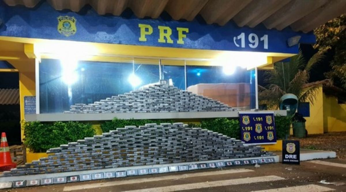 Barra do Garças | Carreta com mais de 500 kg de cloridrato de cocaína tomba na estrada e é apreendida