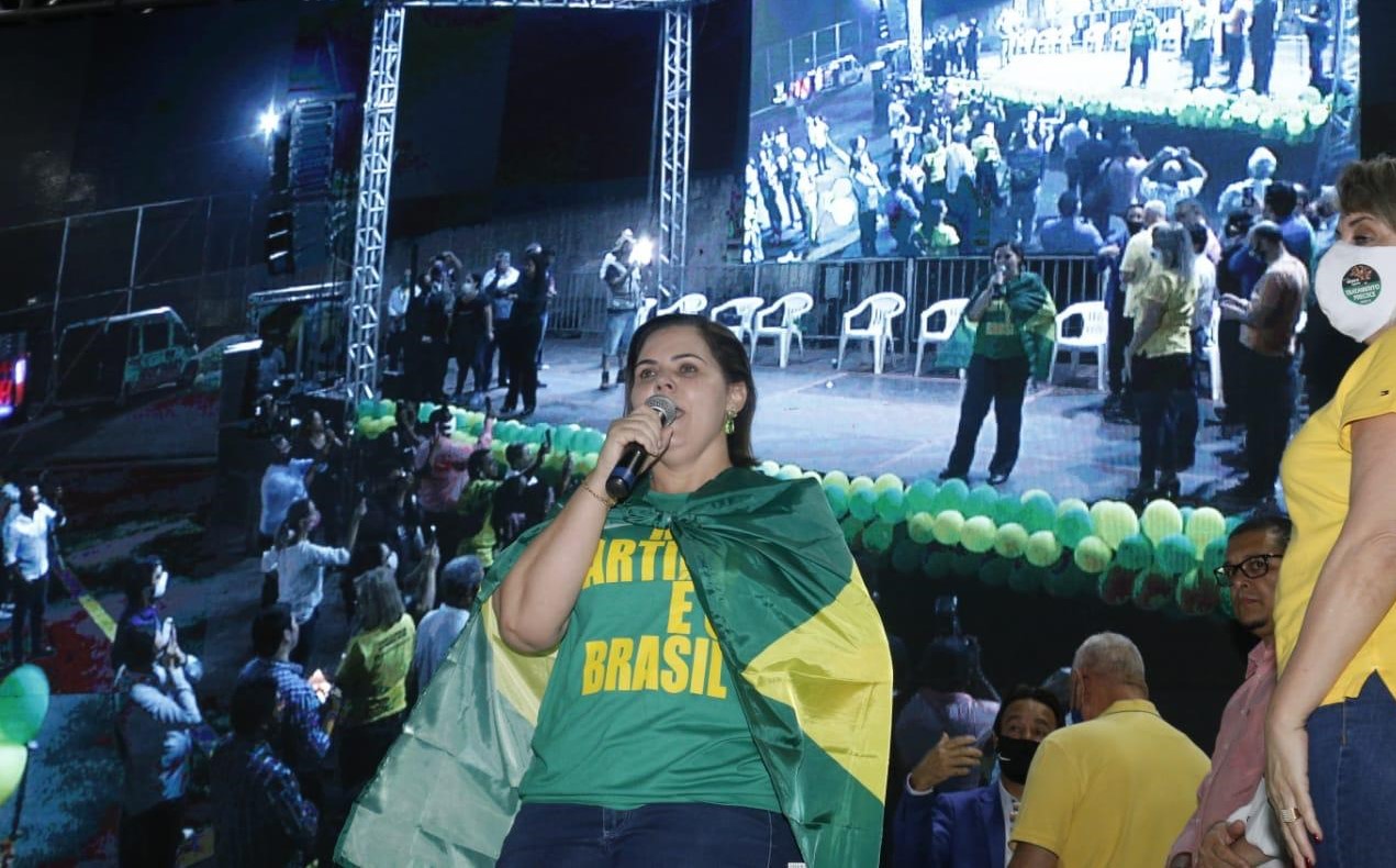 Bolsonaro valida candidatura de coronel Fernanda ao Senado