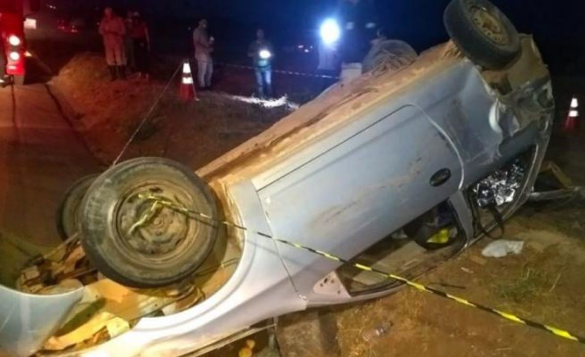 Sinop | Motorista tenta fazer ultrapassagem, capota o carro e morre