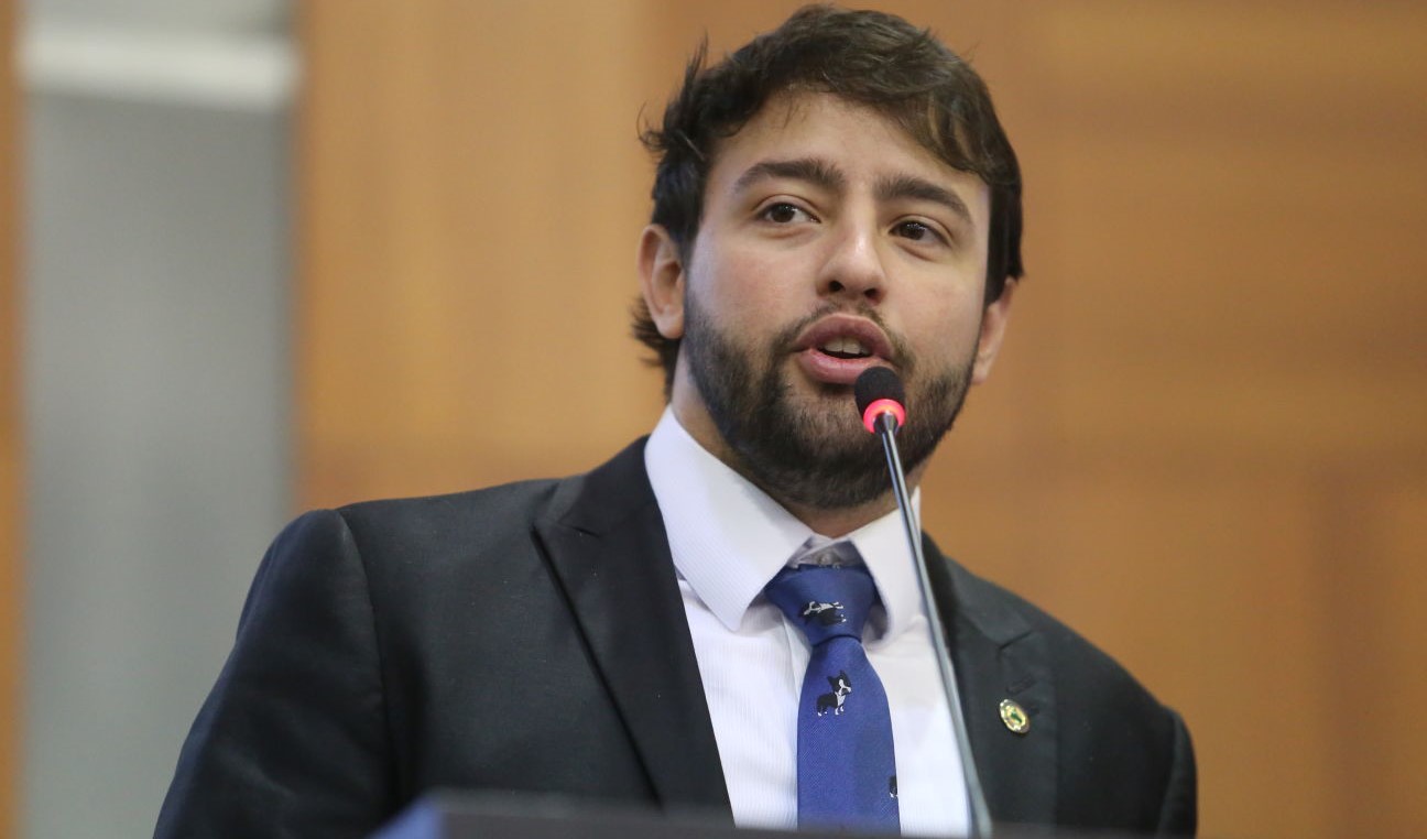 Ulysses Moraes apresenta PL que proíbe a utilização de animais para desenvolvimento, experimentos e testes de produtos cosméticos