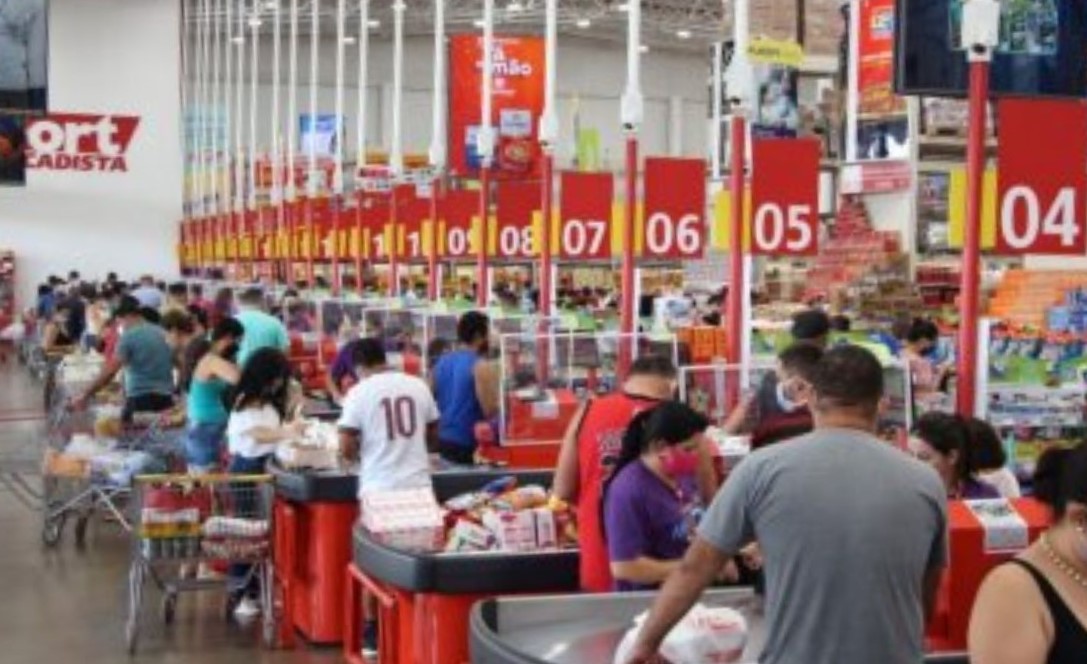 Rede de supermercados contrata pessoas com deficiência