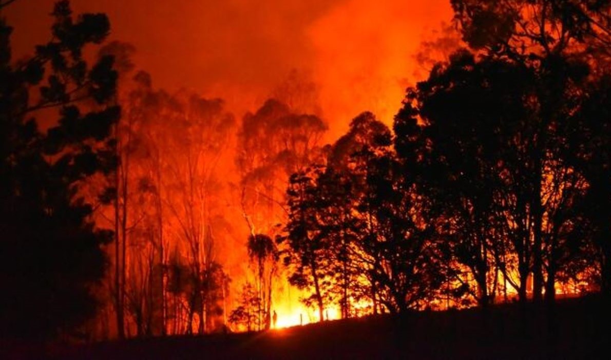 Incêndios de grandes proporções atingem a Serra da Mantiqueira