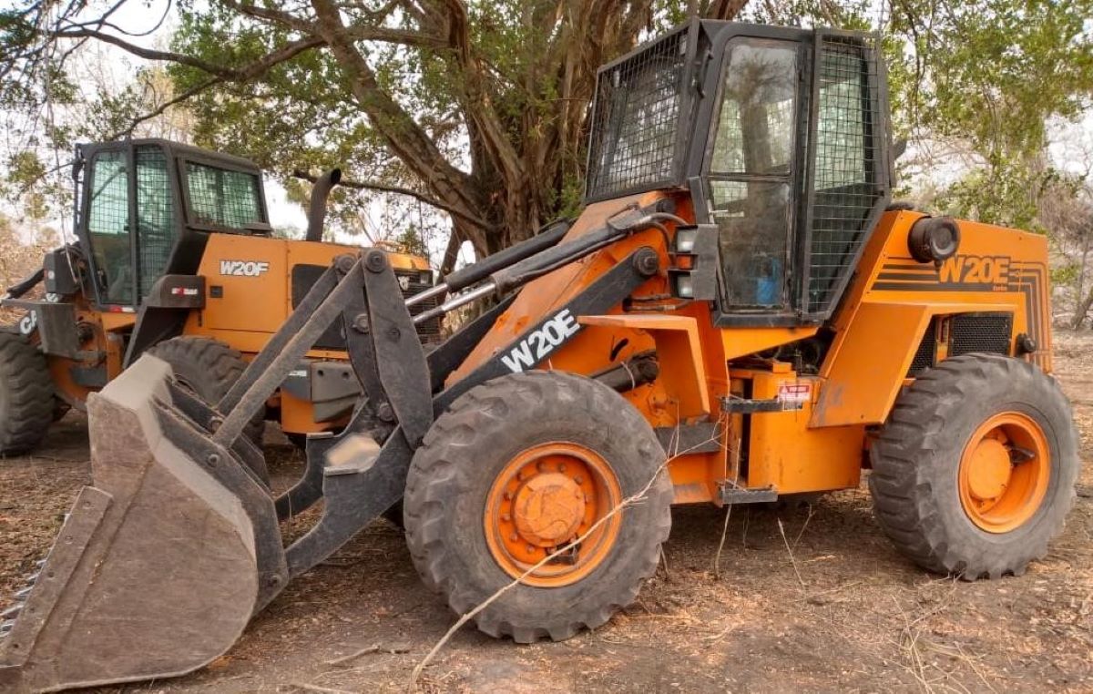 Cinco tratores usados para desmatamento no Pantanal são apreendidos