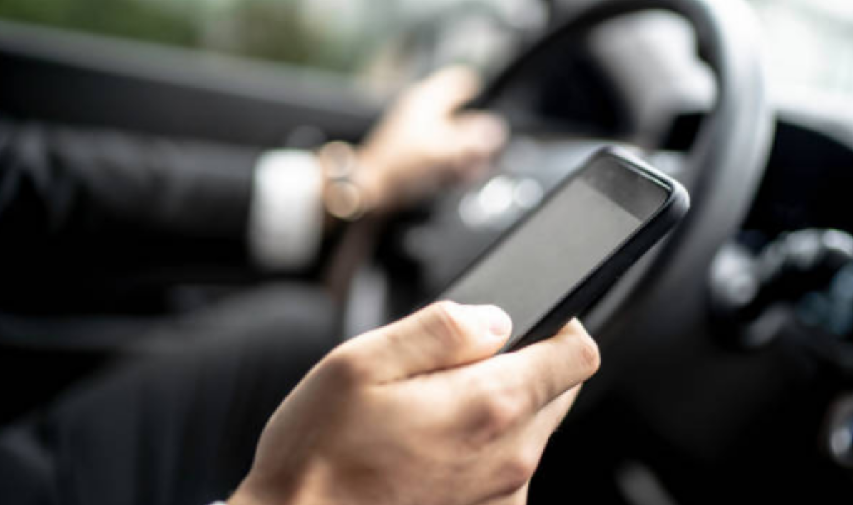 Motorista de aplicativo não consegue reconhecimento de vínculo de emprego