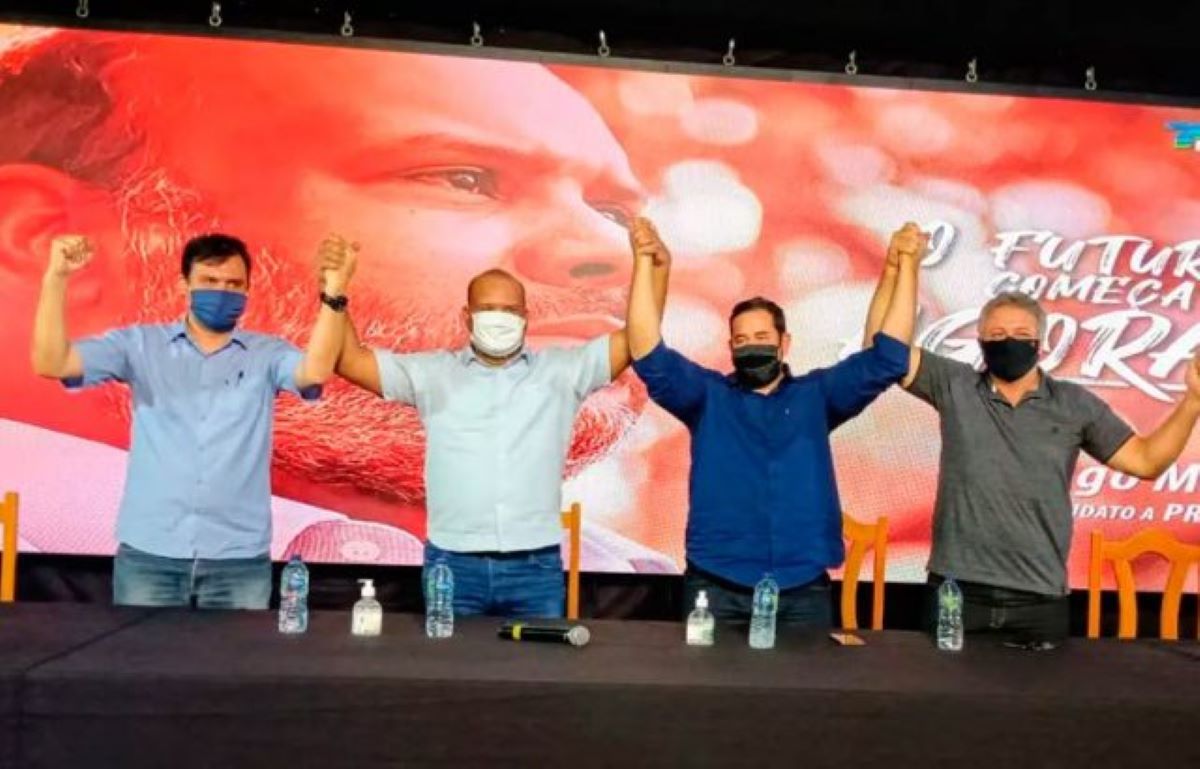 Ao lado de Thiago Silva, Muniz oficializa apoio do MDB