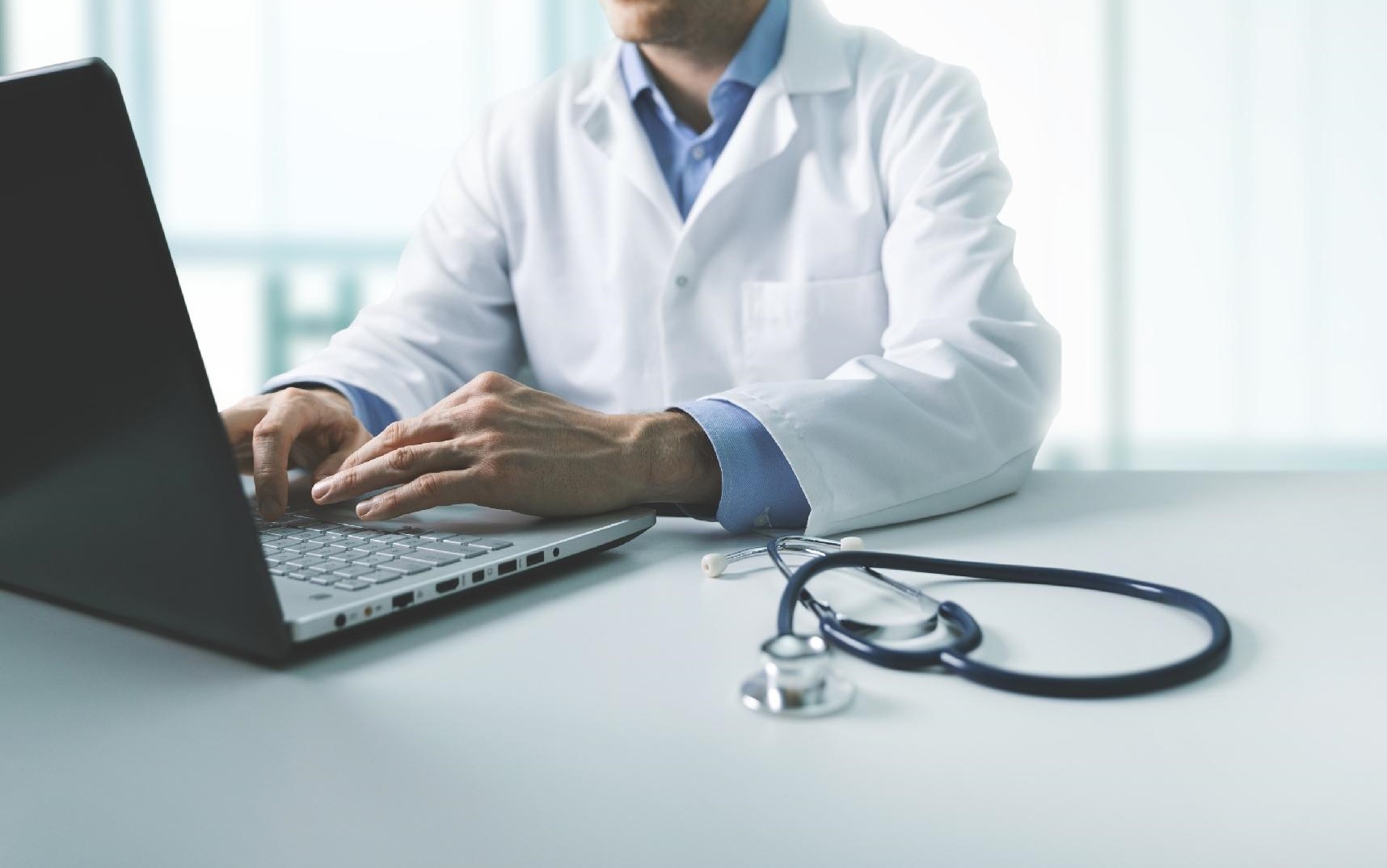 Telemedicina é realidade em 63% dos centros médicos do Brasil, aponta pesquisa da Doctoralia
