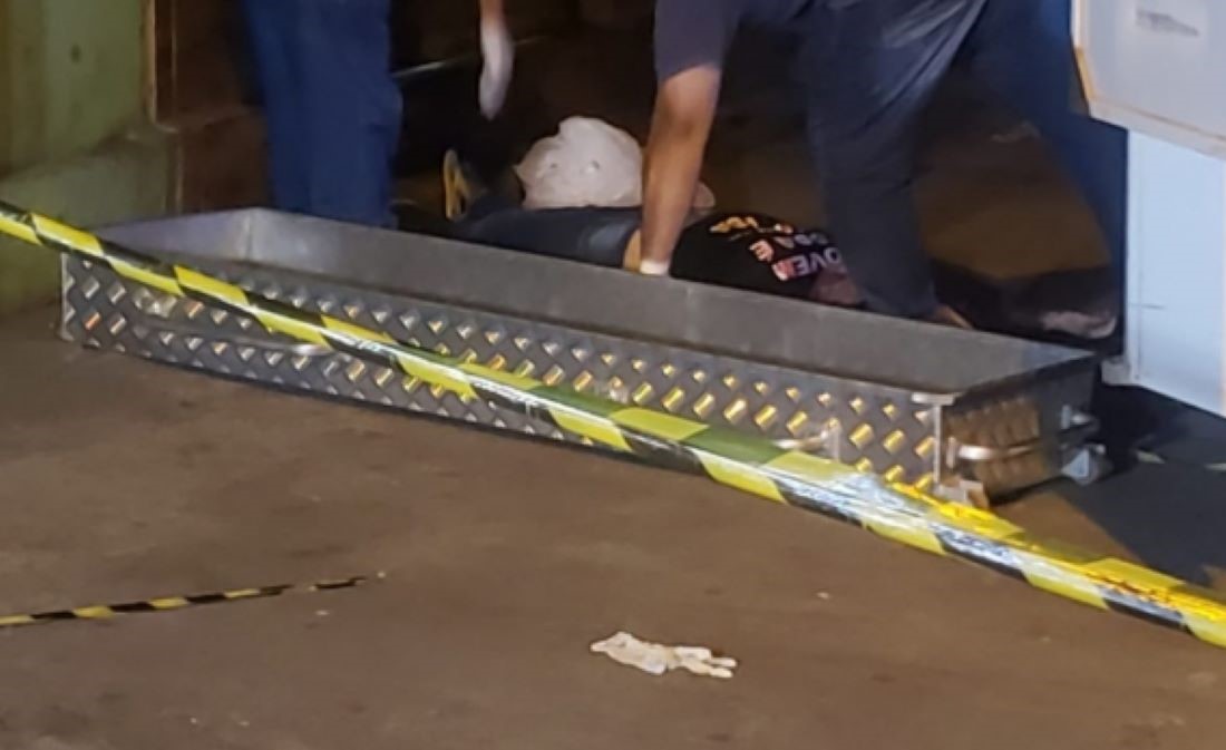 Cuiabá | Mulher é arrastada para fora do trabalho e morta pelo ex, revoltado com a separação