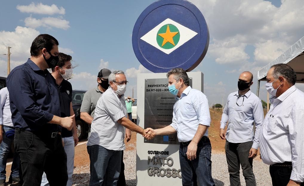 “Asfalto da MT-020 vai encurtar o caminho do cidadão que mora no Araguaia”, afirma governador