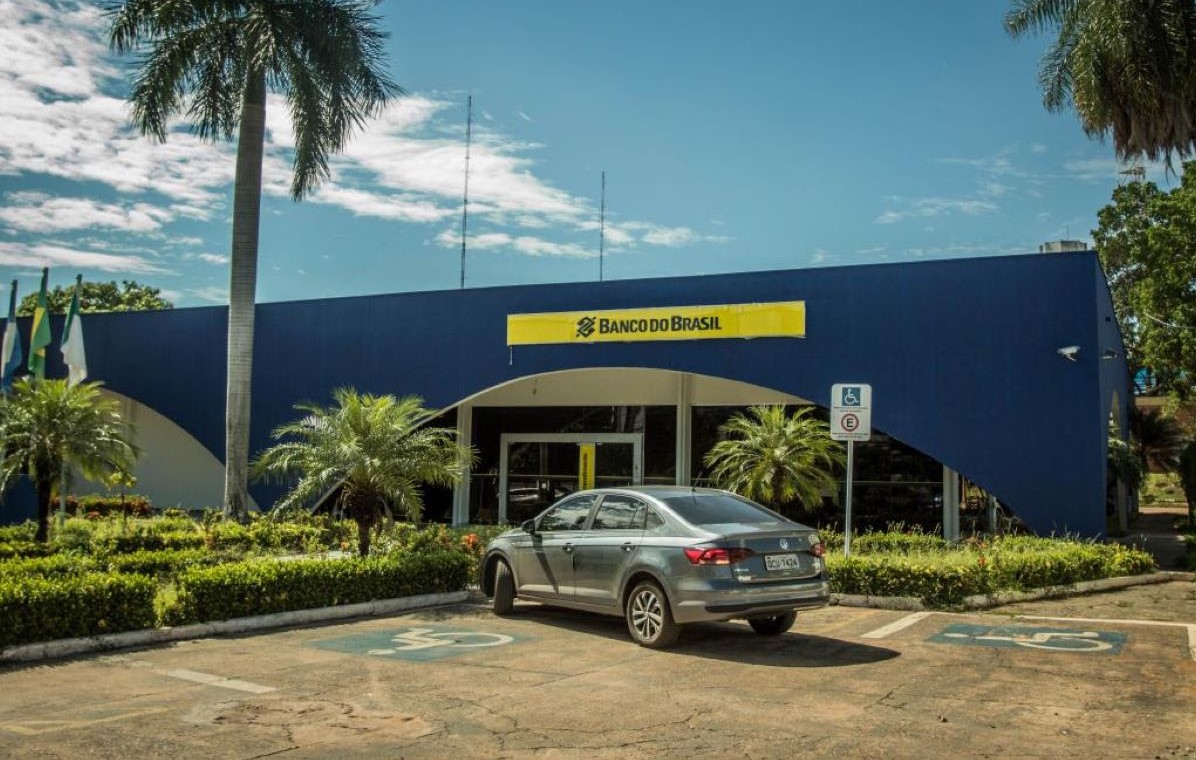 Mato Grosso | Servidores estaduais voltam a receber salários no mês trabalhado
