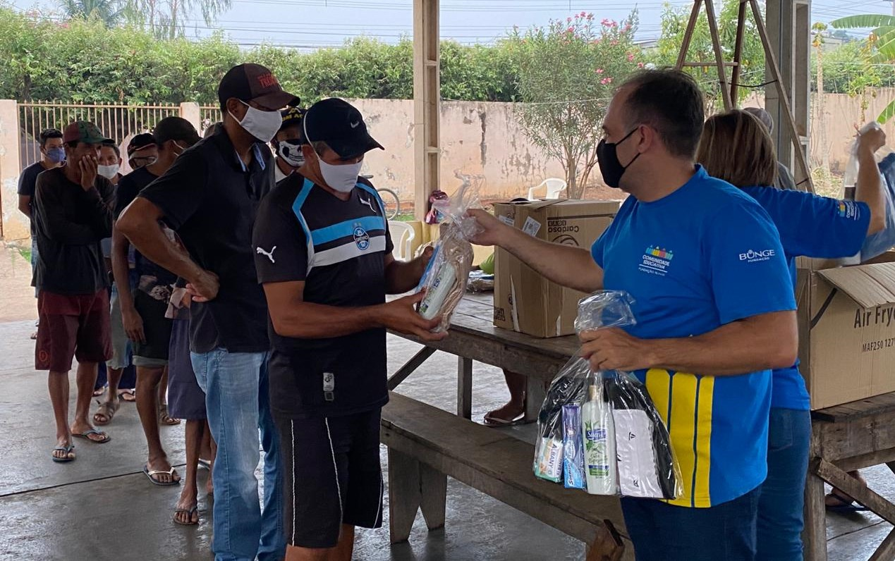 Fundação Bunge celebra o Mês do Voluntariado com doação de 3,2 toneladas de alimentos em Rondonópolis