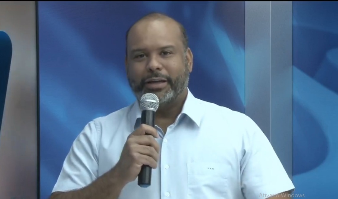 Sabatinado ao vivo na TV, Thiago defende mais investimentos em saúde e empregos