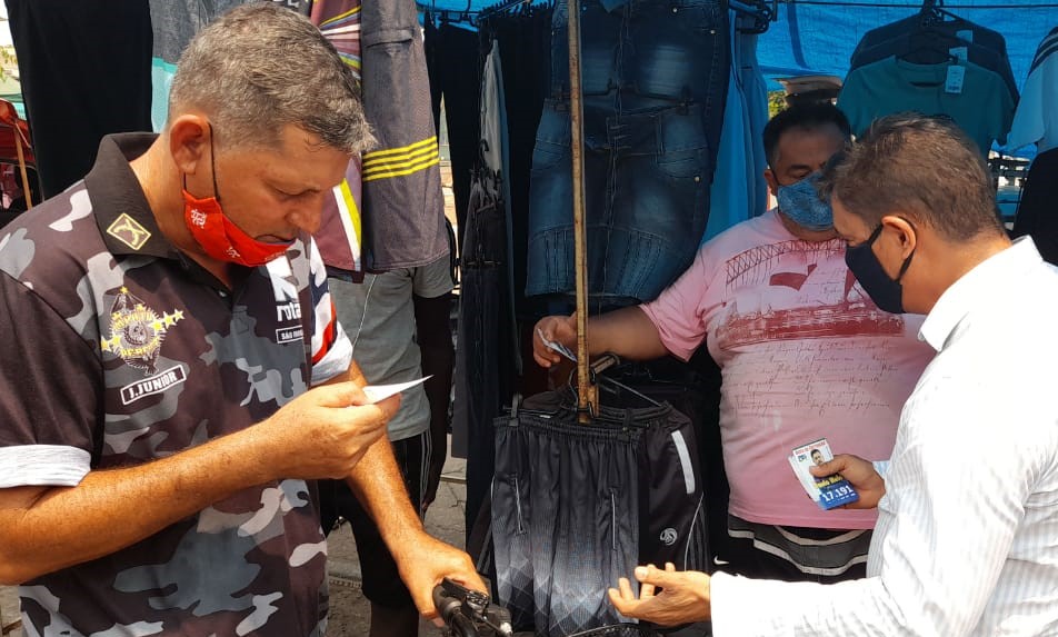 Cuiabá | Paulo Melo visita feirantes no Pedra 90 e discute propostas para a categoria