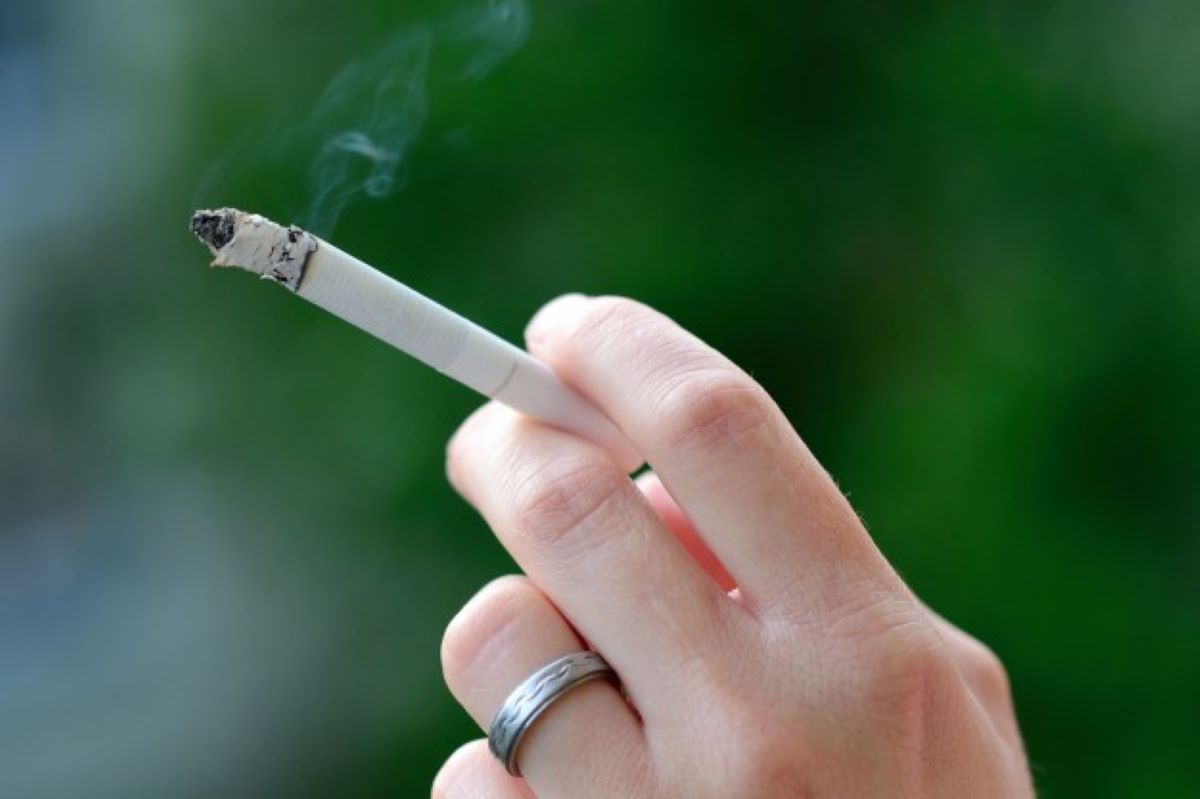 Mercado ilegal de cigarros bate recorde no Centro Oeste e chega a 64%