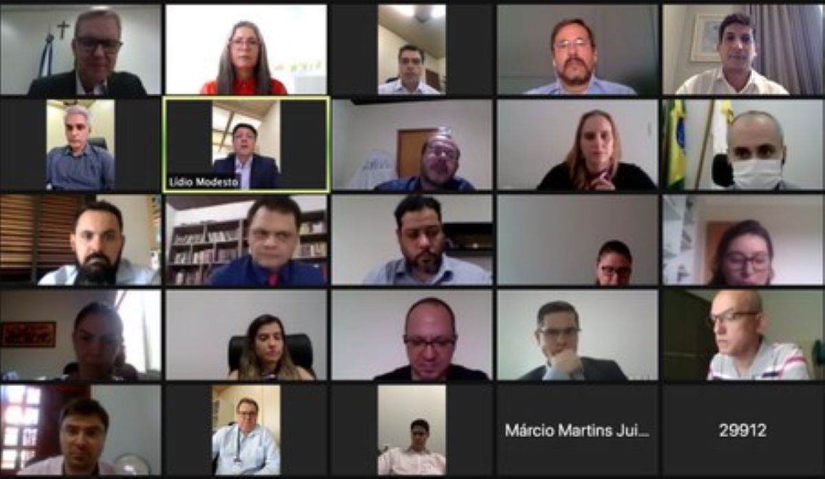 Há 18 dias da eleição, juízes eleitorais se reúnem para discutir procedimentos que serão realizados na reta final