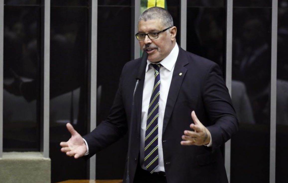 Deputado quer obrigar academias a informar sobre riscos dos anabolizantes