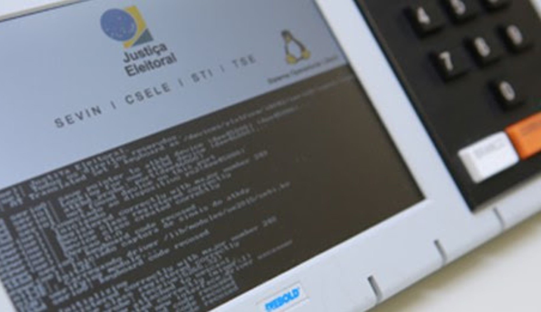 Série Desvendando a Urna: equipamento é projetado por empresas privadas?