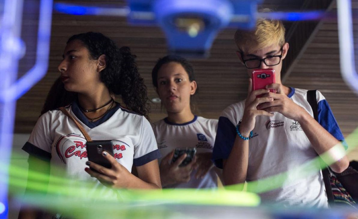 Pais podem acompanhar notas e frequência escolar dos alunos pelo App