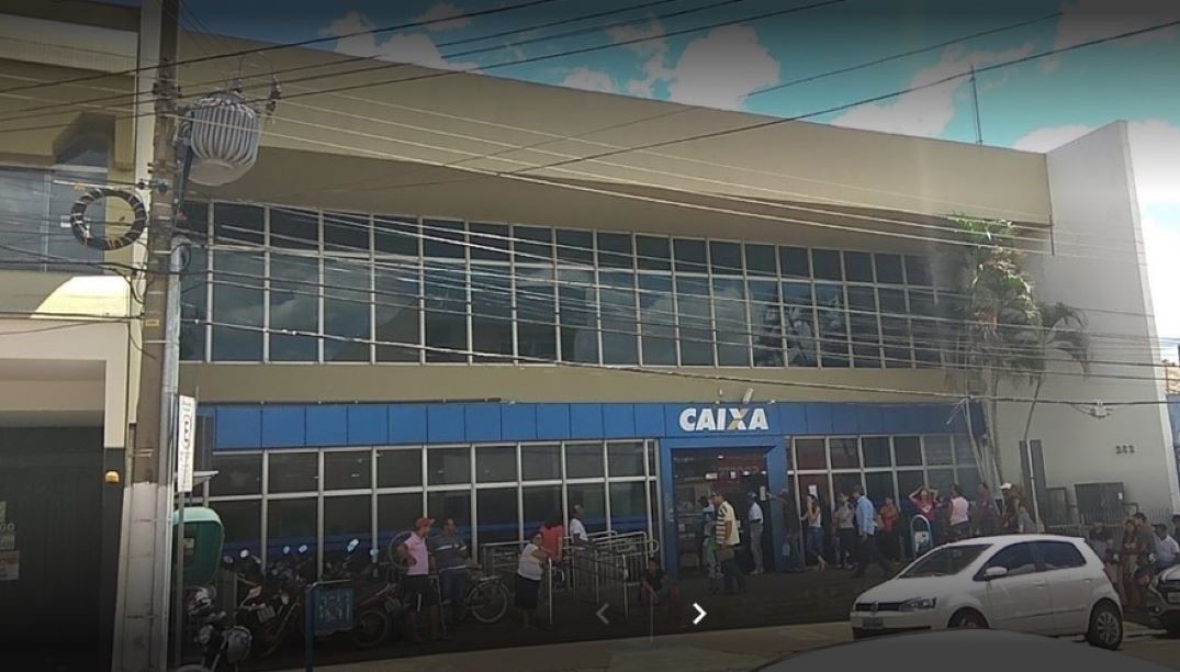 Rondonópolis | Morador de rua é detido por segurar e cobrar por vaga em fila de auxílio emergencial