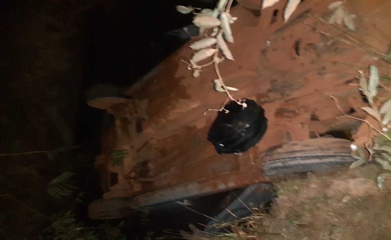 Sinop | Carro com 3 pessoas cai de ponte e vítimas são resgatadas por bombeiro que passava pelo local