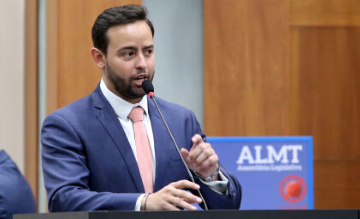 Ulysses Moraes quer esclarecimentos sobre fechamento de escola estadual em Nortelândia  