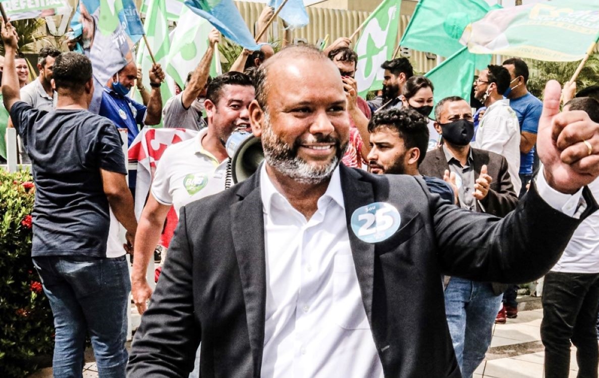 Thiago aproveita debate na TV Rondon para apresentar propostas e convencer indecisos; Pátio e Luizão não compareceram