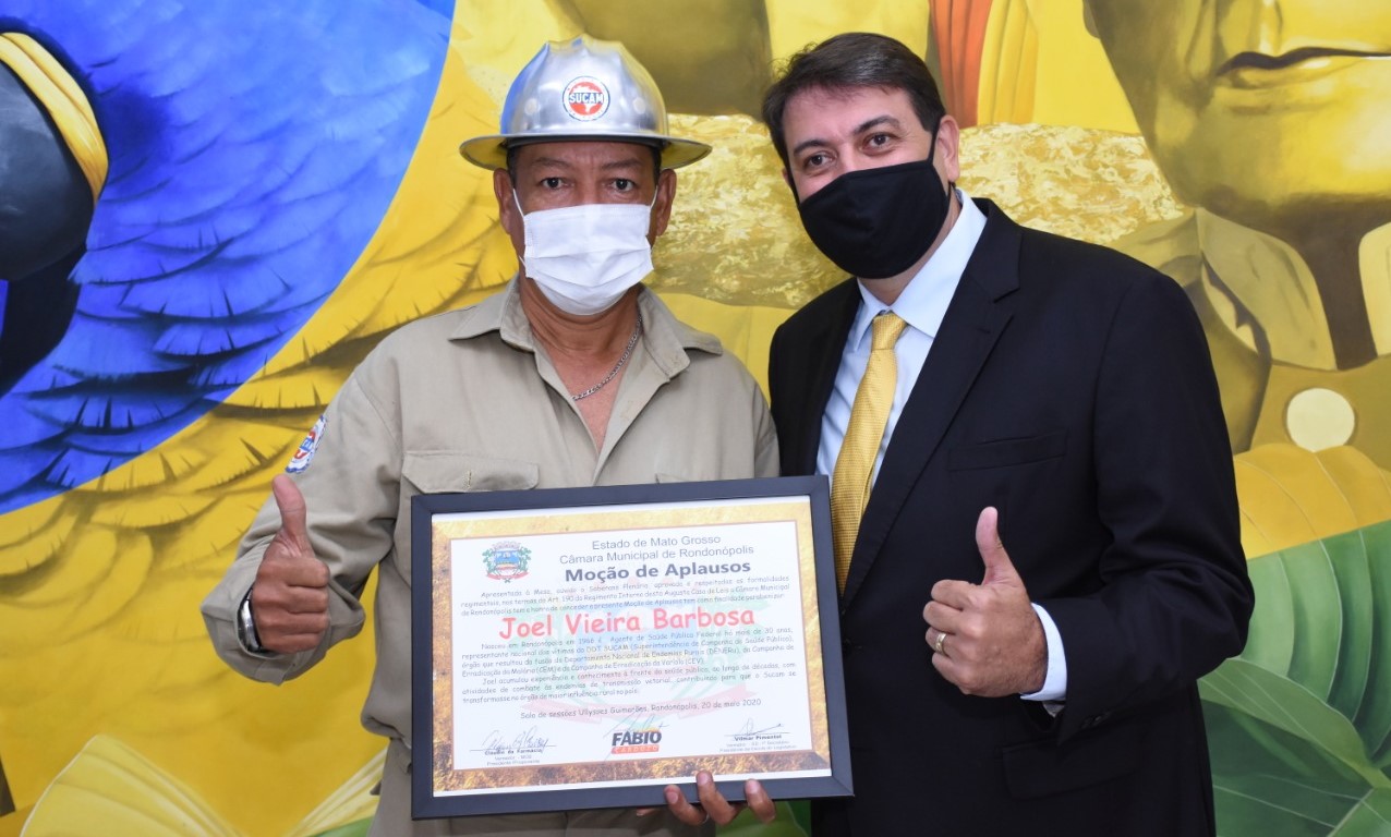 Vereador Fábio Cardozo entrega título Cidadão à representante da SUCAM