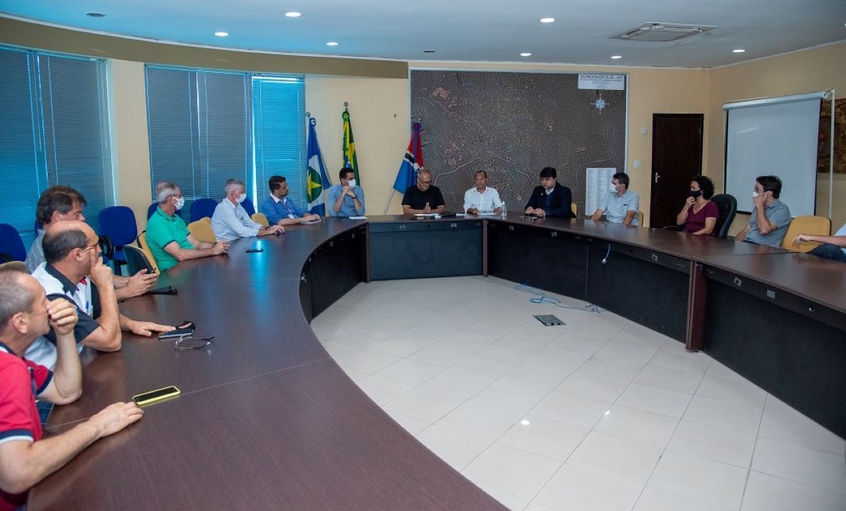 Rondonópolis | Prefeito recebe empresários e encaminha reivindicações