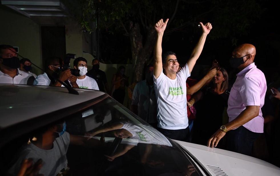 Reeleito prefeito de Cuiabá, Emanuel Pinheiro comemora e diz que quer melhorar relação com o governo: ‘Bandeira branca da paz’
