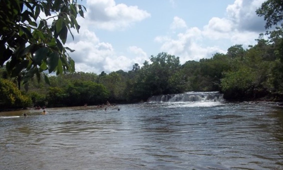 Juscimeira | Adolescente de 16 anos morre afogado em cachoeira durante passeio com a família