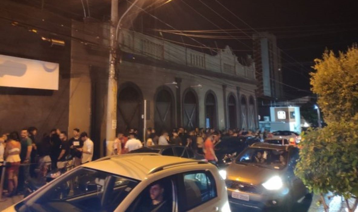 Cuiabá | Boate promete festa com ‘casa lotada’ e é interditada por aglomeração na noite de Natal