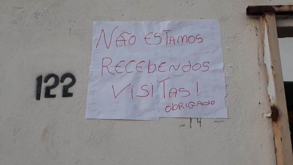 Homem mata o enteado ao impedi-lo de entrar em casa por causa da COVID-19