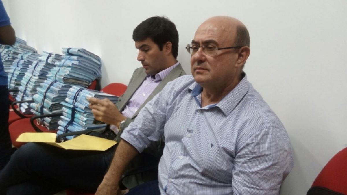 Justiça desbloqueia imóveis de Riva apreendidos por corrupção