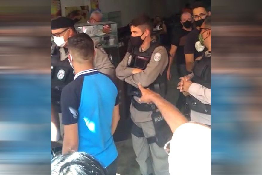 Dono de restaurante  é acusado de bater em criança que vendia doces em seu estabelecimento