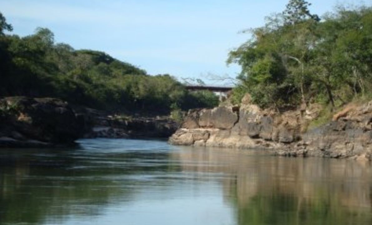 Pai tenta salvar filho de afogamento e desaparece junto ao filho no Rio Araguaia