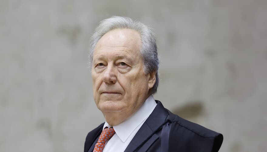 Covid-19 | Lewandowski dá 48h para ministério da Saúde informar início e término de vacinação