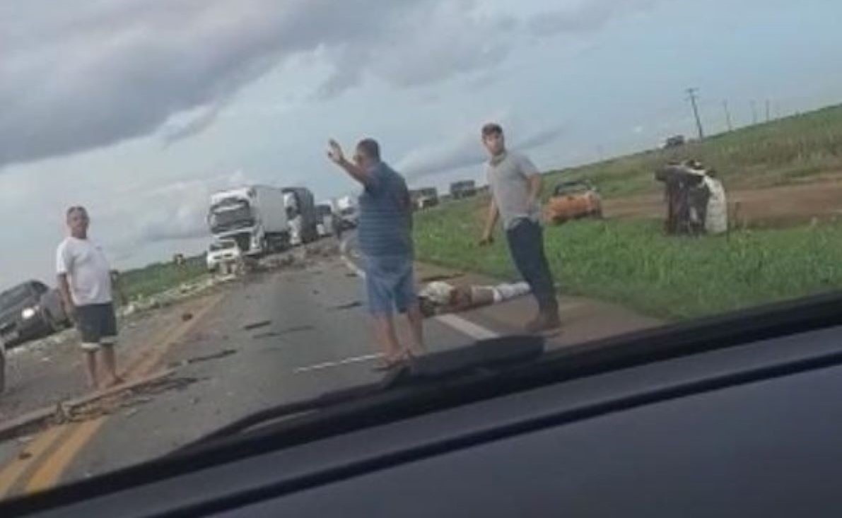 Acidente mata uma pessoa na BR-163; rodovia é totalmente interditada