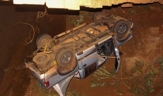 Água Boa | Caminhonete cai de ponte e duas pessoas morrem e motorista fica ferido